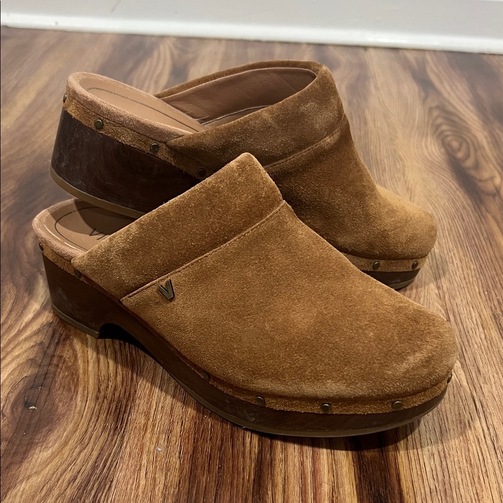 Vionic Kacie clogs